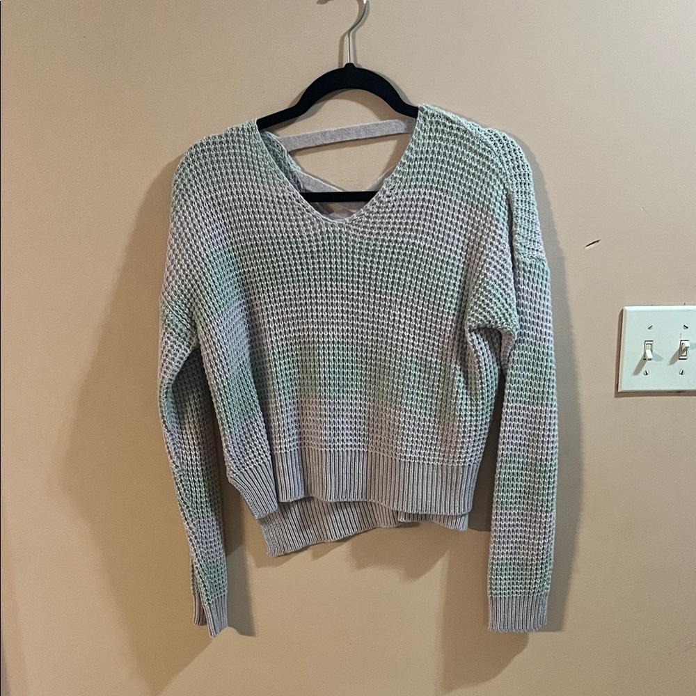 Elegant V-Neck Sweater in Green and Gray